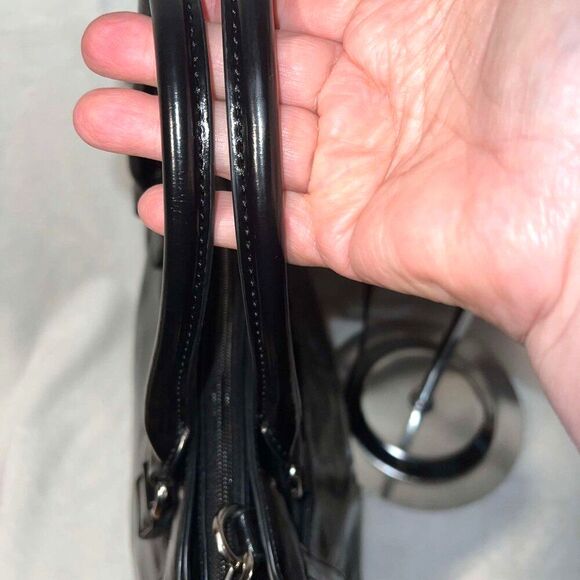 Giani Bernini Black and Gray Shoulder Bag. One Handle. Very  Giani Bernini Black Leather Satchel - EUC